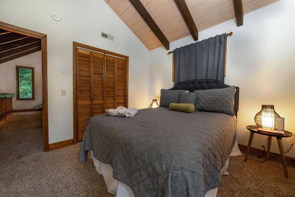 A Smoky Mountains Retreat - Chalet De Montagne Villa Gatlinburg Ngoại thất bức ảnh