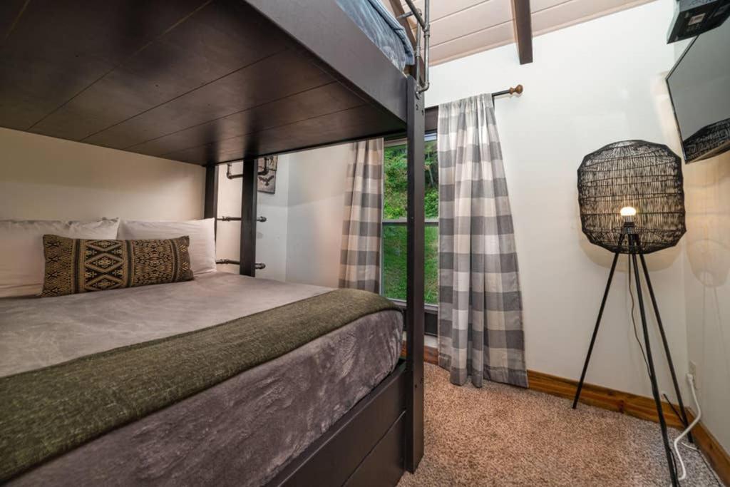 A Smoky Mountains Retreat - Chalet De Montagne Villa Gatlinburg Ngoại thất bức ảnh